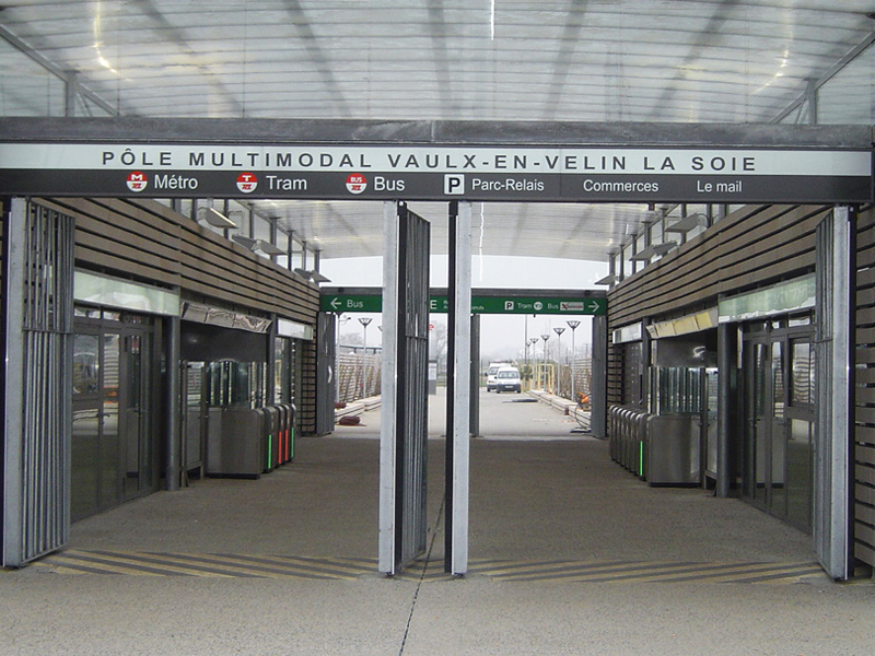 Enseigne d'accueil station de métro Vaulx-en-Velin La Soie.